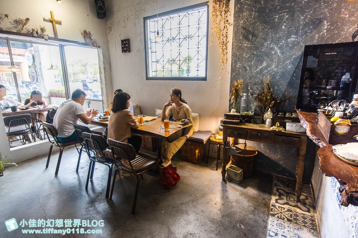 [高雄美食]亨寶咖啡早午餐/懷舊復古風格裝潢好拍又好吃/超豐盛高雄早午餐推薦(附完整菜單)