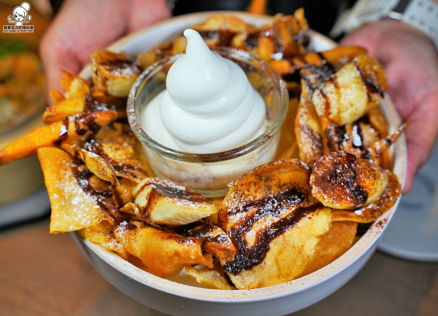 機車租借 租車 wemo 電動車 代步 便利 高雄旅遊