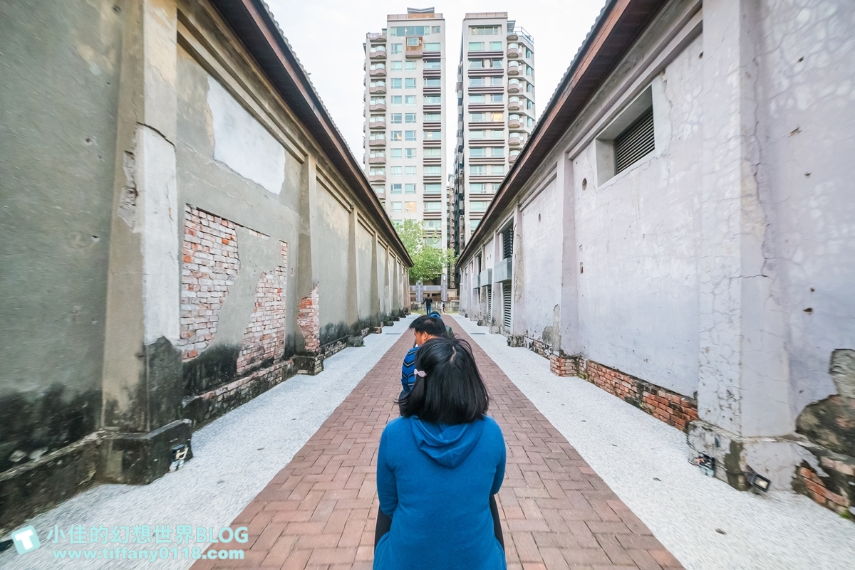 [高雄親子景點]駁二小火車/哈瑪星台灣鐵道館(哈瑪星駁二線)/駁二藝術特區必搭小火車/適合親子一起坐