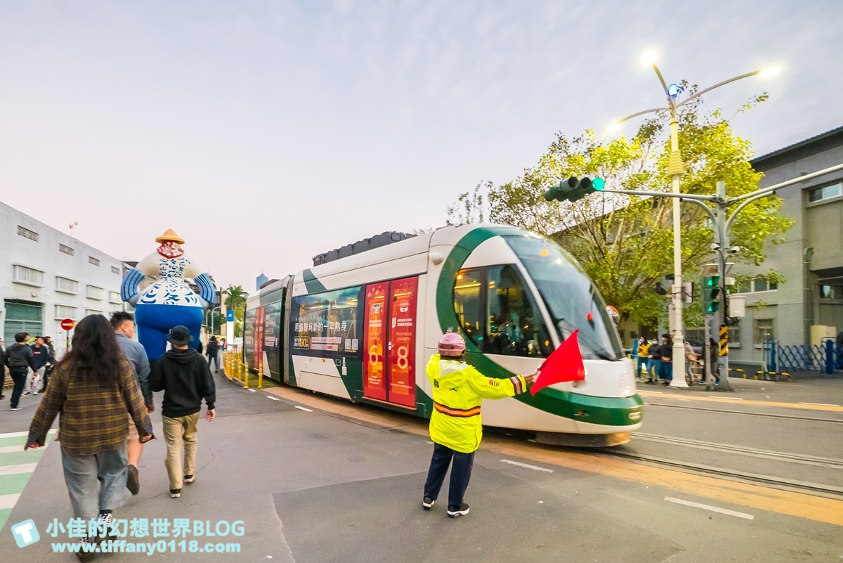 [高雄親子景點]駁二小火車/哈瑪星台灣鐵道館(哈瑪星駁二線)/駁二藝術特區必搭小火車/適合親子一起坐