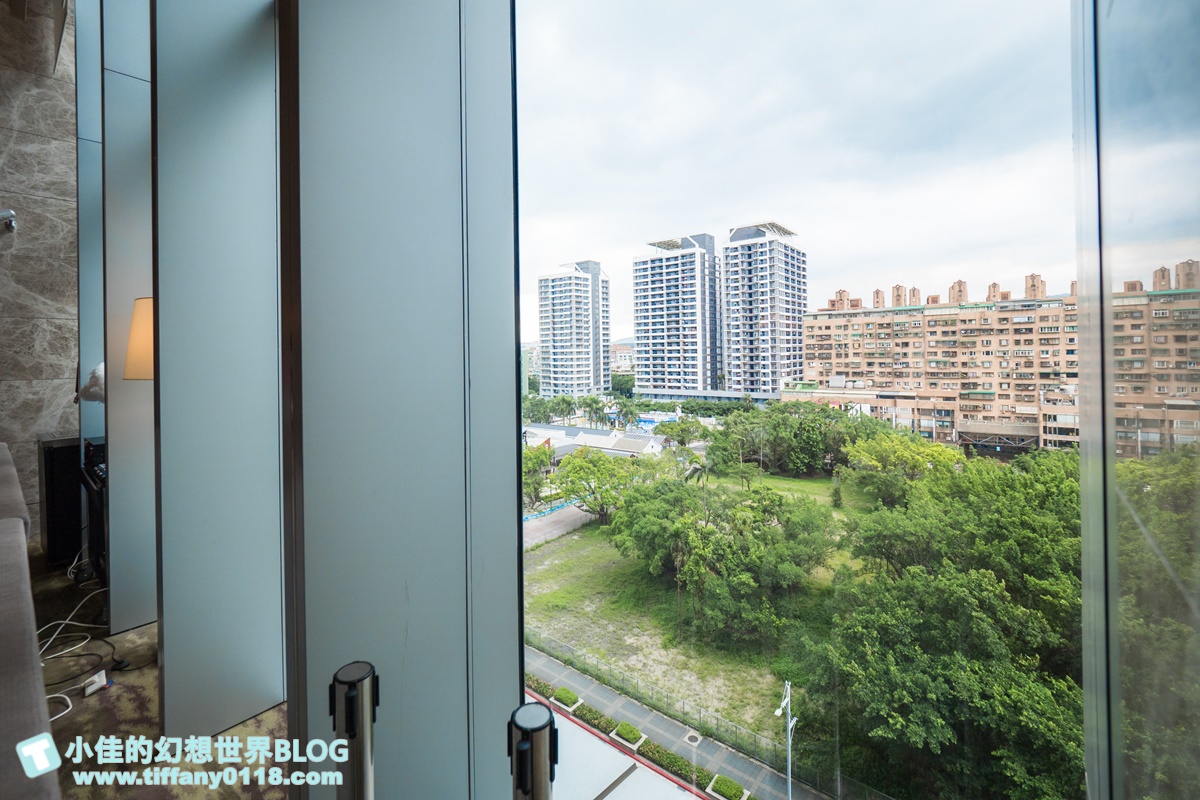 [台北下午茶]台北南港六福萬怡大廳酒吧/超值夢幻跟著雲朵去旅行鳥籠下午茶/好吃好拍的雙人下午茶推薦