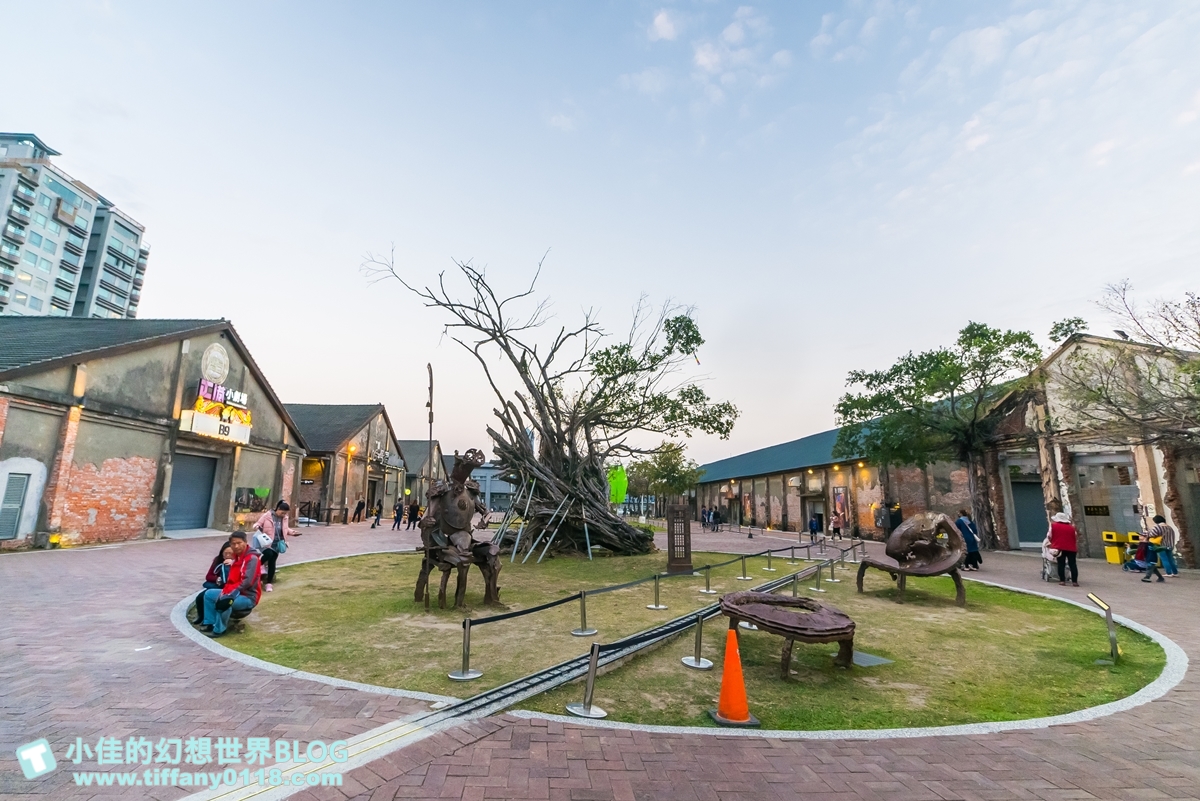 [高雄親子景點]駁二小火車/哈瑪星台灣鐵道館(哈瑪星駁二線)/駁二藝術特區必搭小火車/適合親子一起坐