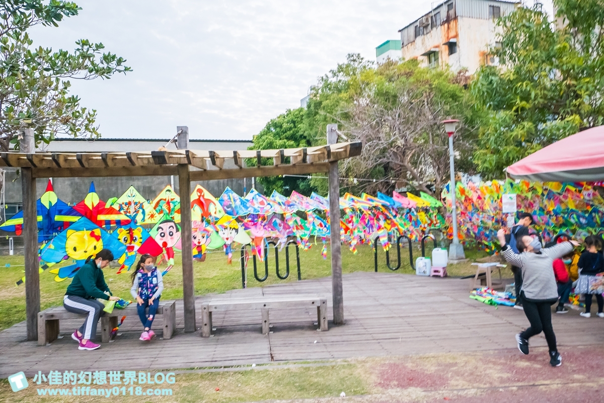 [高雄親子景點]駁二小火車/哈瑪星台灣鐵道館(哈瑪星駁二線)/駁二藝術特區必搭小火車/適合親子一起坐