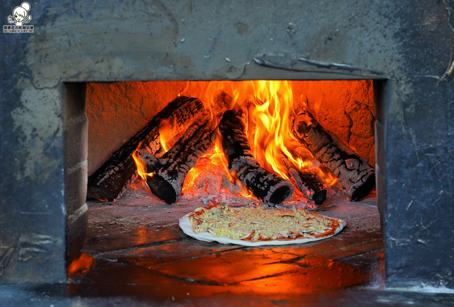 墾丁美食 親子 披薩 手工 窯烤 超人氣 排隊 恆春 旅遊 必吃