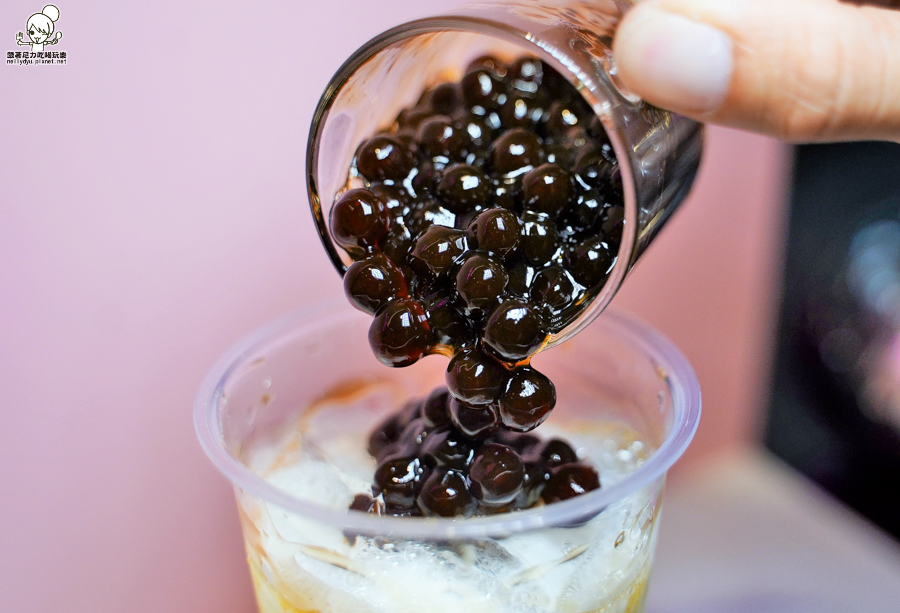 被愛衝昏頭 焦糖布蕾 紅心芭樂 高雄飲品 手搖飲料 創新 網美