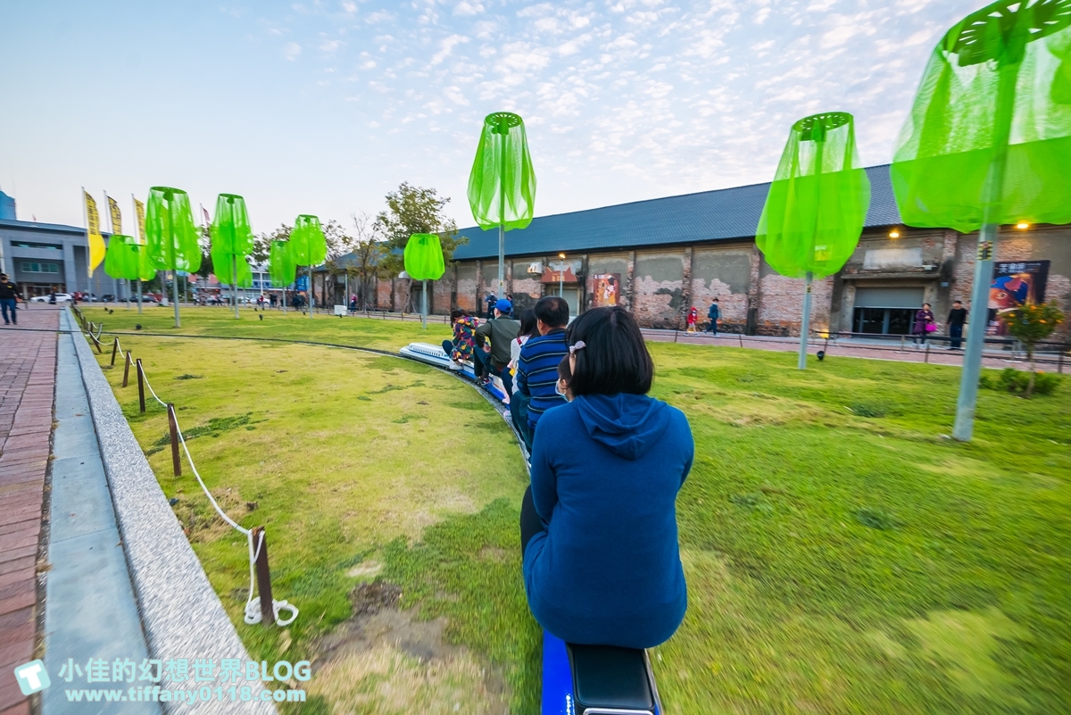 [高雄親子景點]駁二小火車/哈瑪星台灣鐵道館(哈瑪星駁二線)/駁二藝術特區必搭小火車/適合親子一起坐