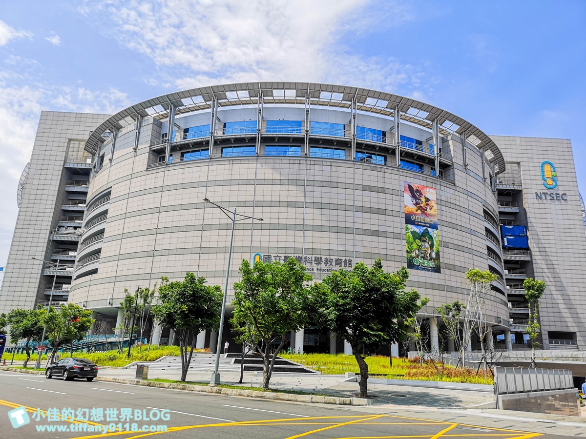 [台北展覽]士林科教館-雪展/超過10種玩雪設施/雪地越野車、雪地香焦船/親子同樂讓妳不用出國也能玩雪