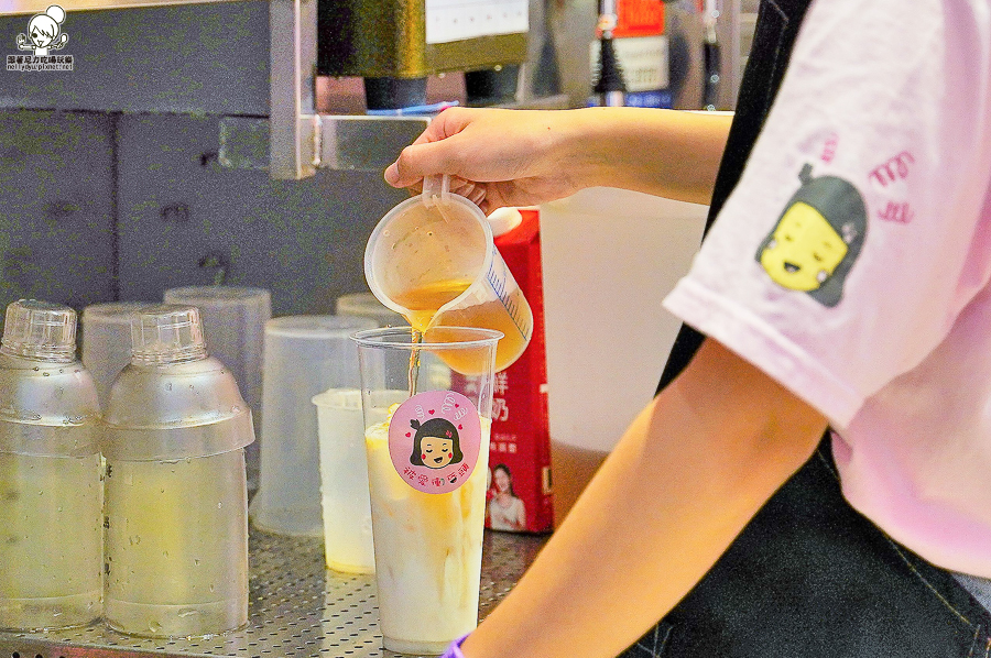 被愛衝昏頭 焦糖布蕾 紅心芭樂 高雄飲品 手搖飲料 創新 網美