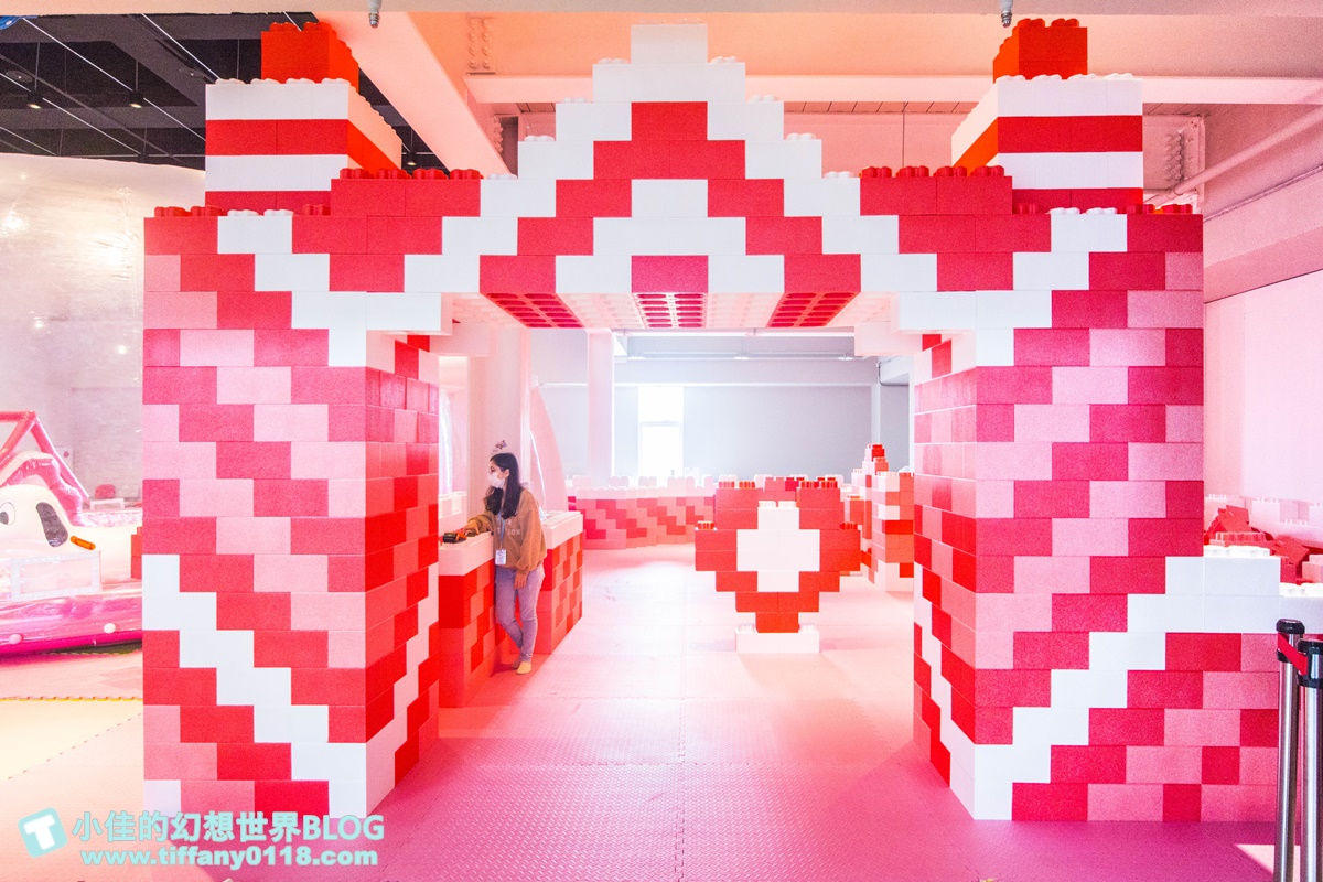 [花蓮景點]新天堂樂園各樓層介紹/全世界室內最長雙螺旋溜滑梯+全球最大貨櫃星巴克