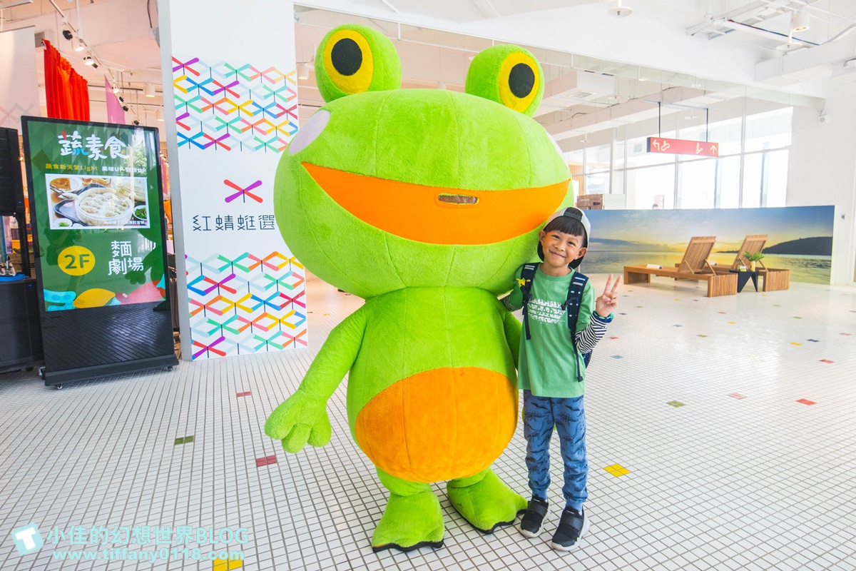 [花蓮景點]新天堂樂園各樓層介紹/全世界室內最長雙螺旋溜滑梯+全球最大貨櫃星巴克