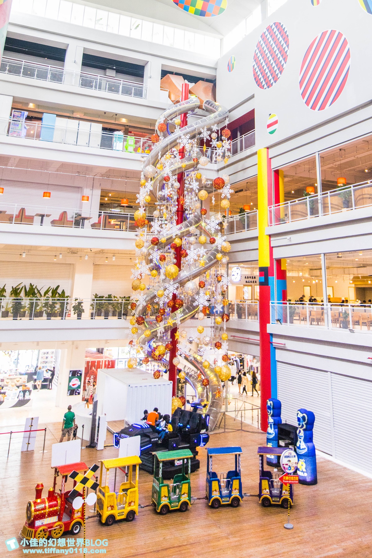 [花蓮景點]新天堂樂園各樓層介紹/全世界室內最長雙螺旋溜滑梯+全球最大貨櫃星巴克