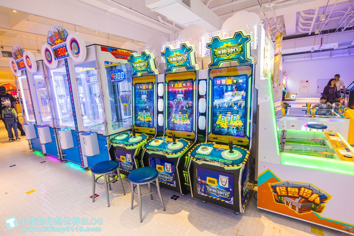 [花蓮景點]新天堂樂園各樓層介紹/全世界室內最長雙螺旋溜滑梯+全球最大貨櫃星巴克