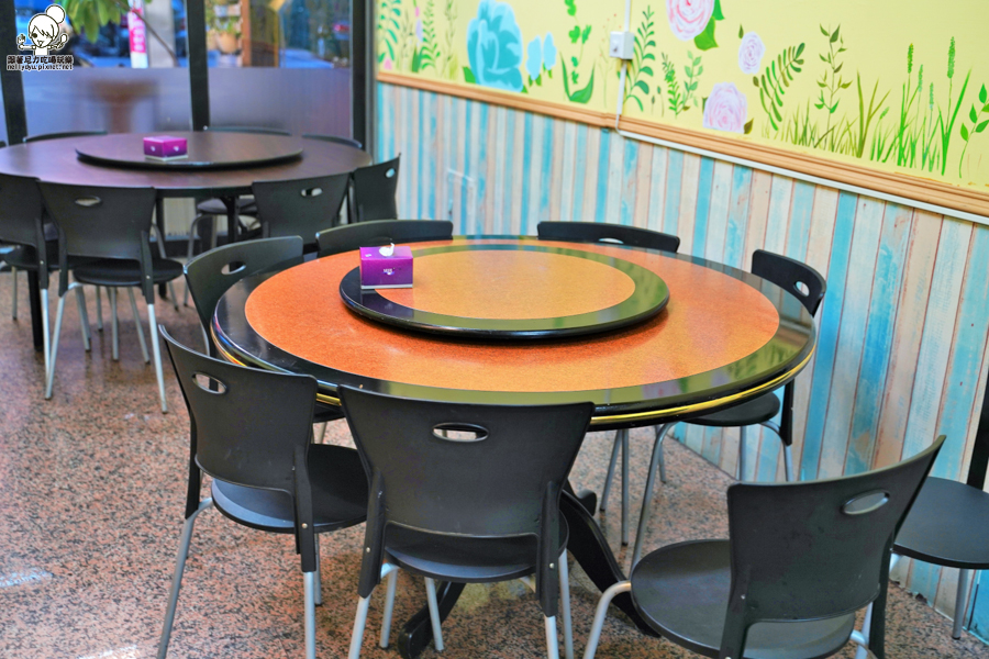 品粵小館 聚餐 聚餐 螃蟹 家庭聚會 捷運 巷弄 合菜 港粵 高雄必吃