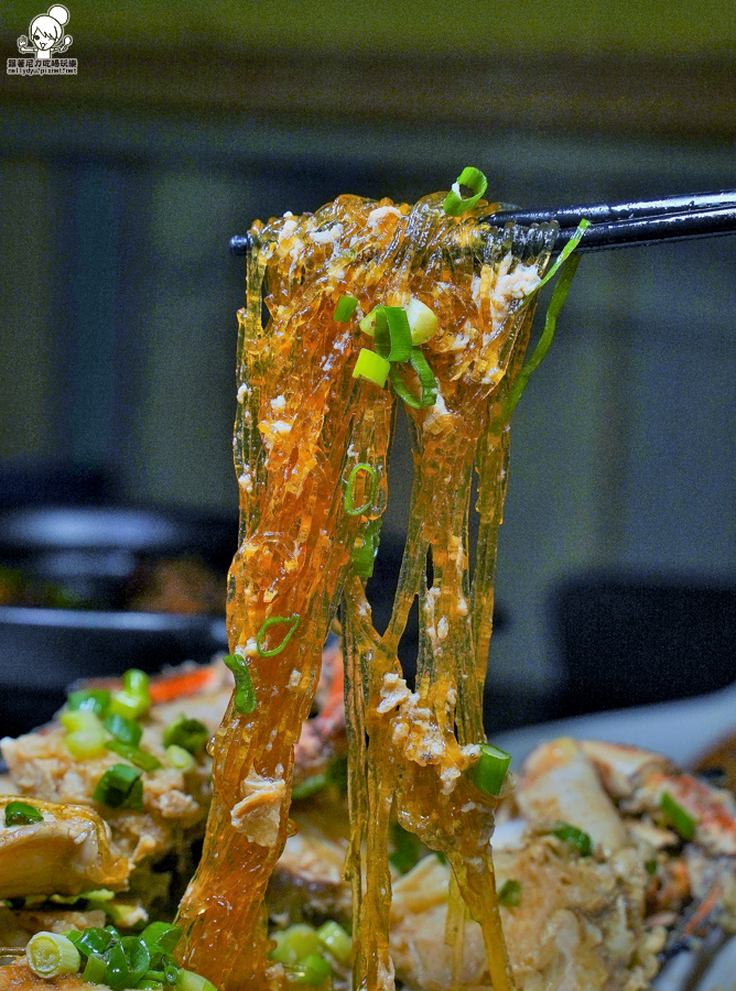 品粵小館 聚餐 聚餐 螃蟹 家庭聚會 捷運 巷弄 合菜 港粵 高雄必吃