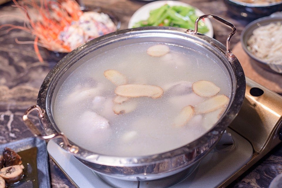 [台北美食]一品活蝦安和店/全台最大活蝦連鎖店/活蝦料理口味將近20種/價格實在又好吃