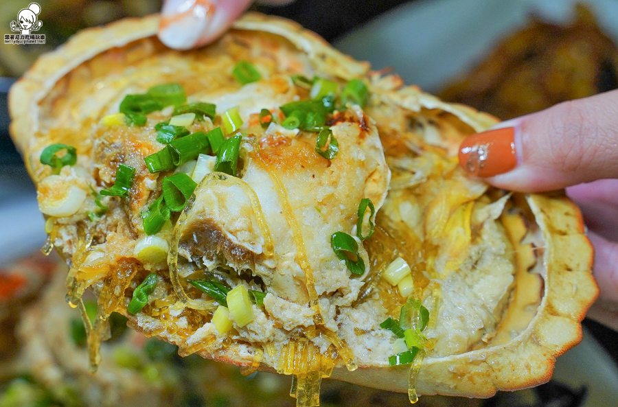 品粵小館 聚餐 聚餐 螃蟹 家庭聚會 捷運 巷弄 合菜 港粵 高雄必吃