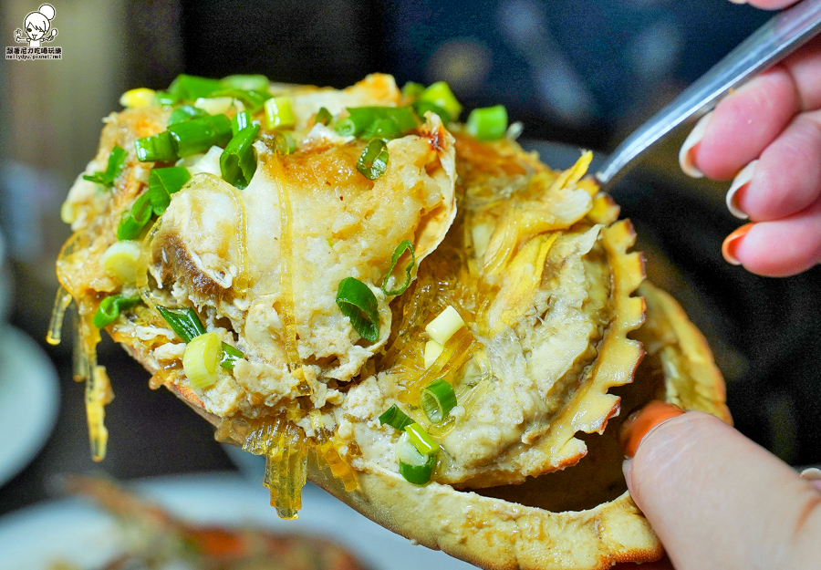 品粵小館 聚餐 聚餐 螃蟹 家庭聚會 捷運 巷弄 合菜 港粵 高雄必吃