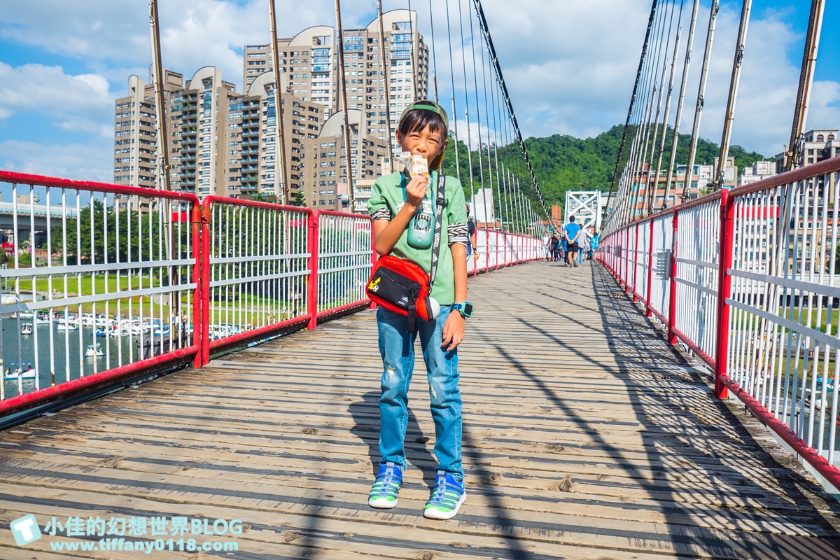 2020碧潭地景藝術「幾米 向月亮許願」/15公尺高月亮蛋糕+超萌兔子及小熊/月兔藝術大街超好拍