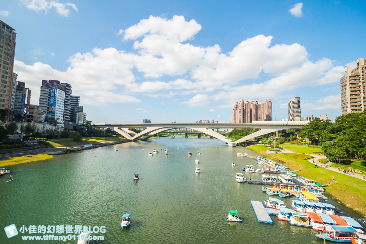 2020碧潭地景藝術「幾米 向月亮許願」/15公尺高月亮蛋糕+超萌兔子及小熊/月兔藝術大街超好拍