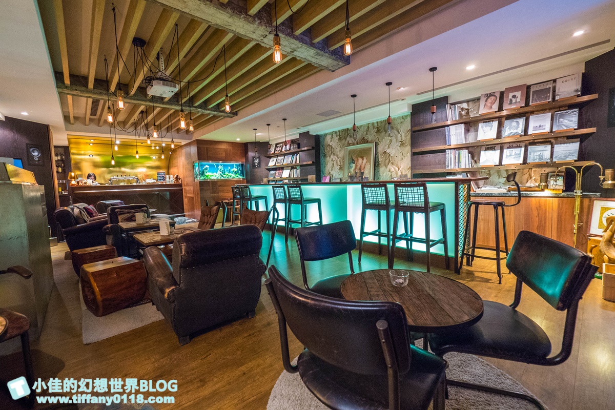 [東區五夜城]五弄文創一條街/音樂酒吧+台式乾拌麵+巴西莓果/以家為出發點的東區五弄