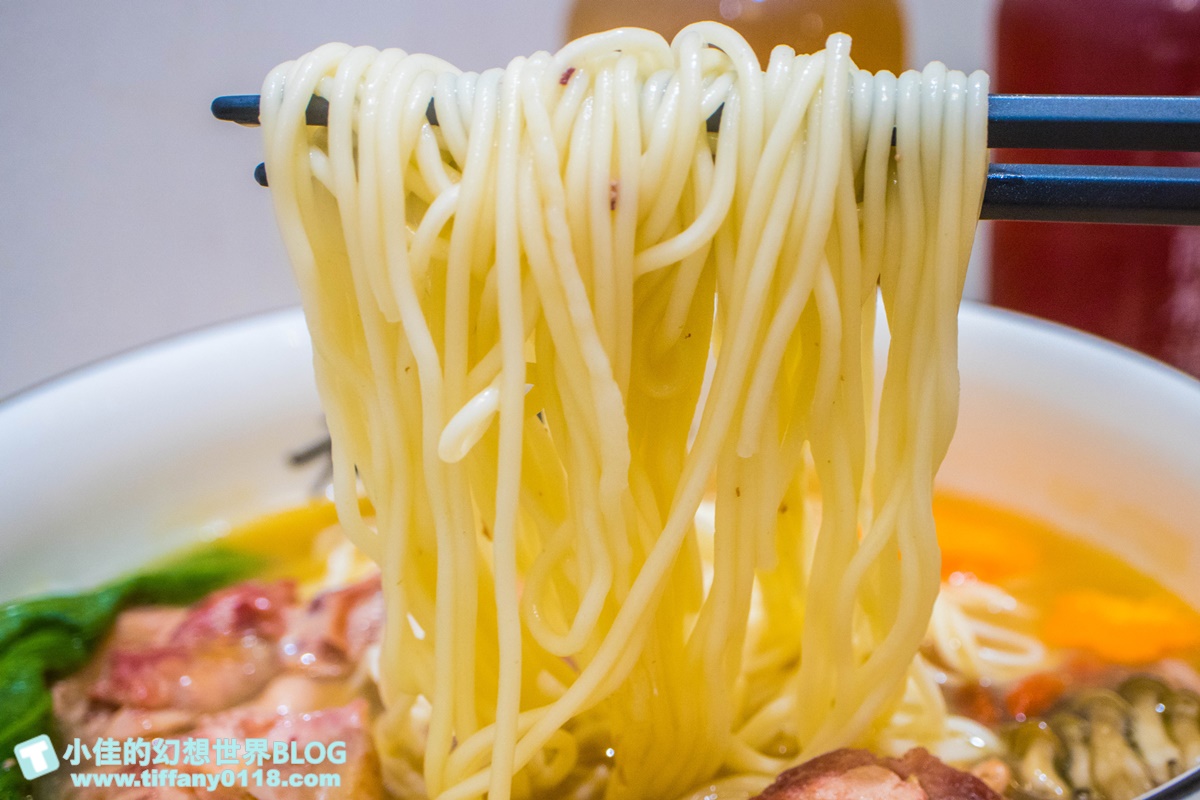 [東區五夜城]五弄文創一條街/音樂酒吧+台式乾拌麵+巴西莓果/以家為出發點的東區五弄