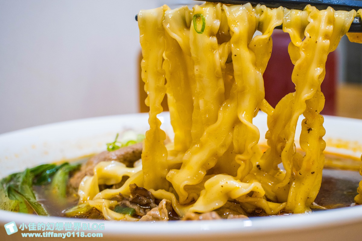 [東區五夜城]五弄文創一條街/音樂酒吧+台式乾拌麵+巴西莓果/以家為出發點的東區五弄