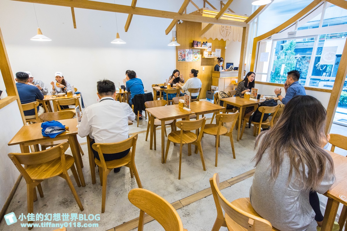 [東區五夜城]五弄文創一條街/音樂酒吧+台式乾拌麵+巴西莓果/以家為出發點的東區五弄