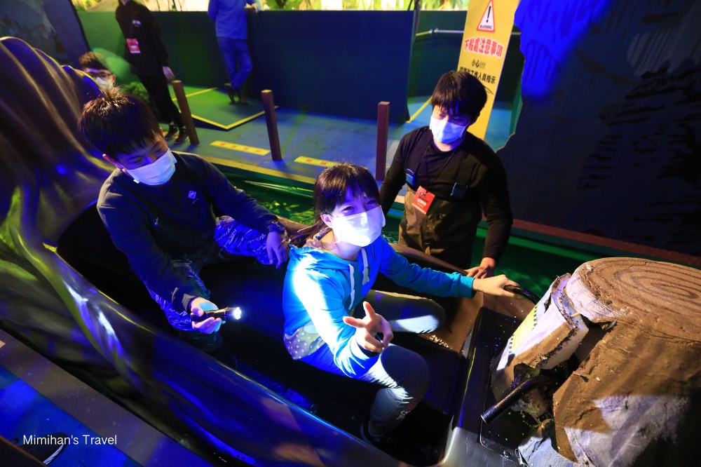 侏羅紀恐龍水世界嘉義站獨木舟