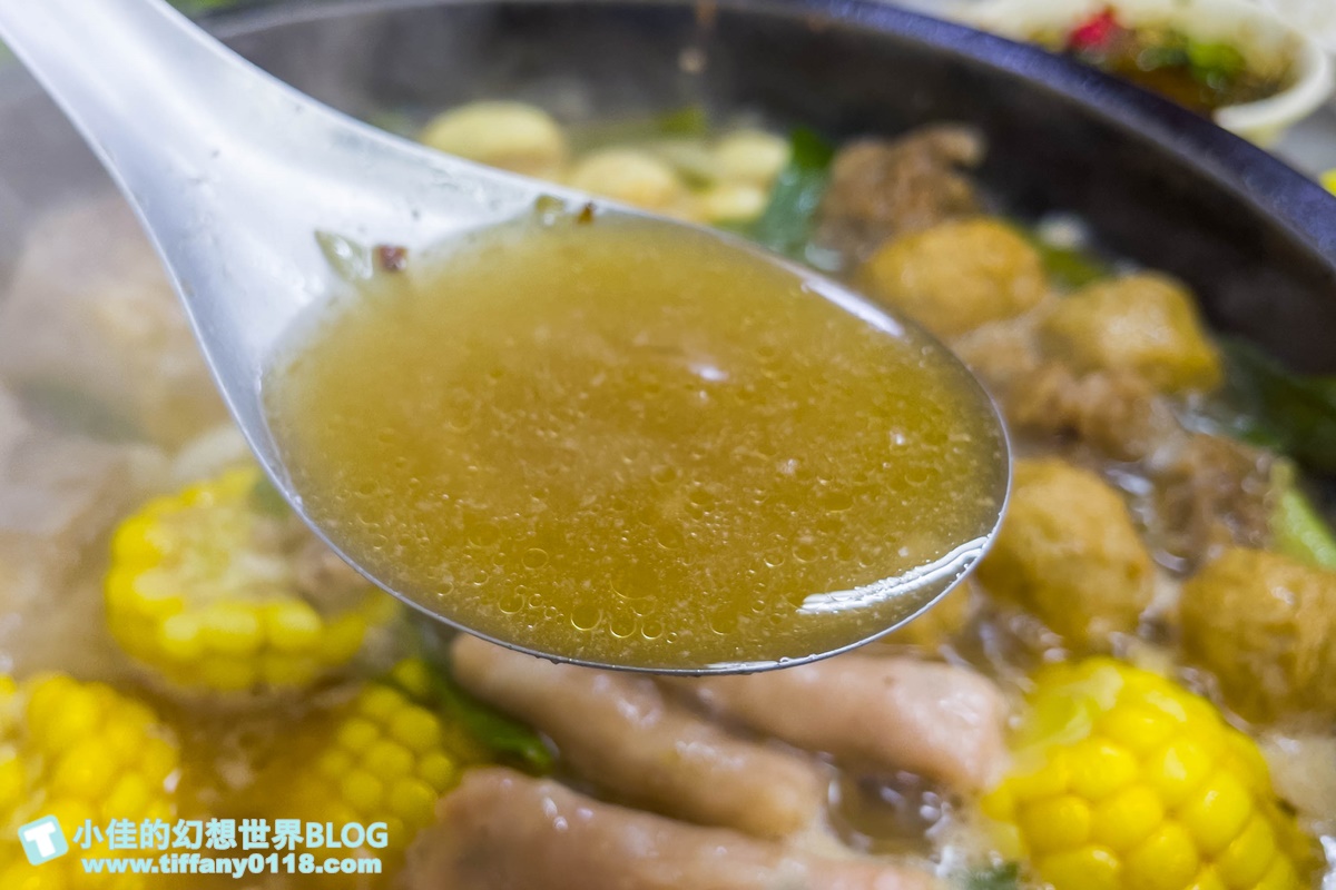 [台北火鍋]小紅莓自助石頭火鍋城/40年老店的台北石頭火鍋推薦/小紅莓火鍋僅此一家沒有分店