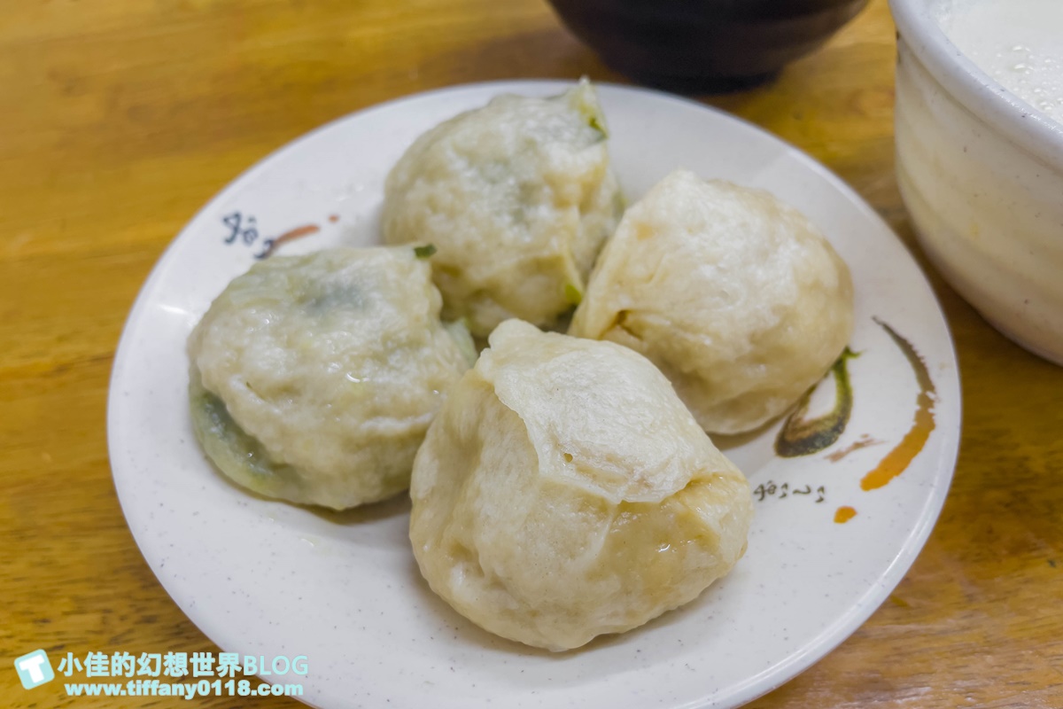 [桃園美食]九福包子/一顆8元的超人氣排隊包子店/蔥花辣椒隨便你加/桃園早餐推薦