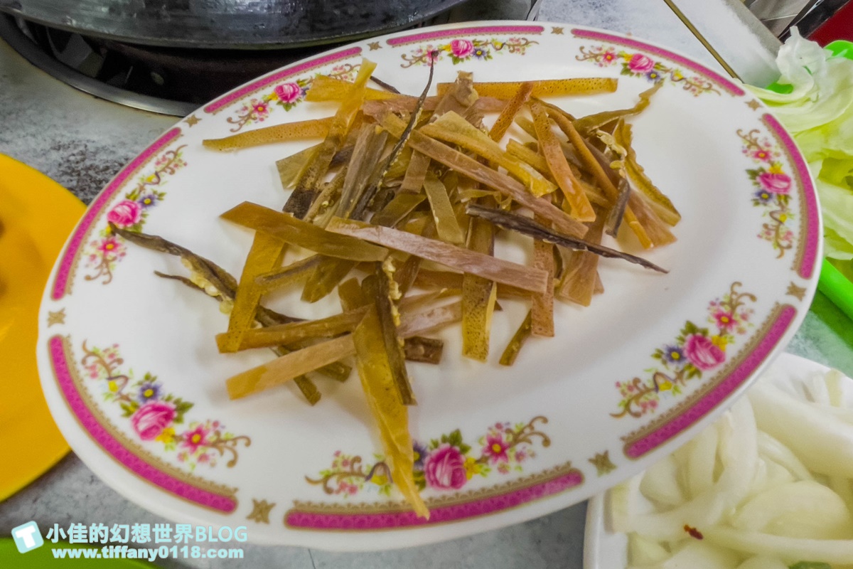 [台北火鍋]小紅莓自助石頭火鍋城/40年老店的台北石頭火鍋推薦/小紅莓火鍋僅此一家沒有分店