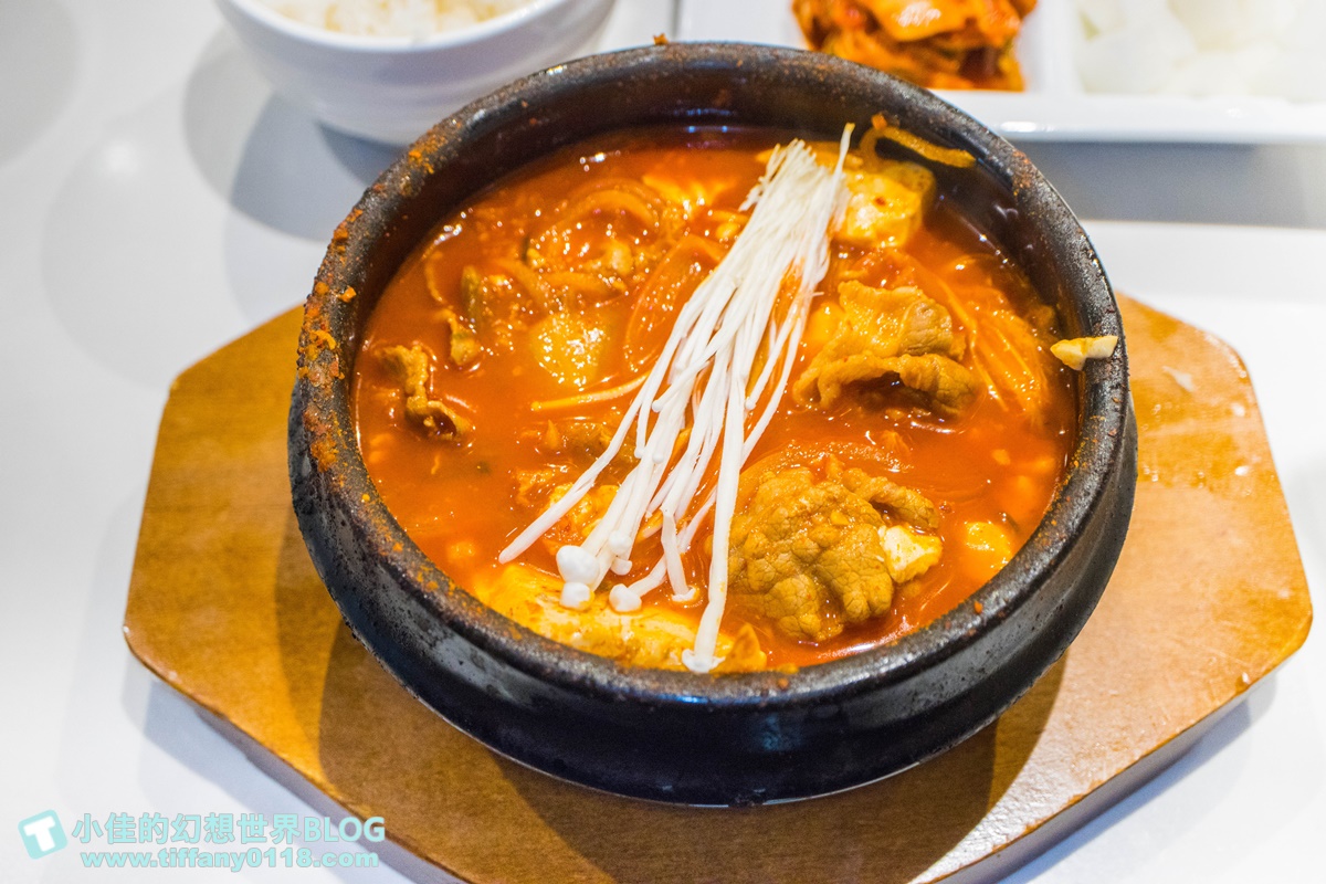 [南京復興美食]bb.q CHICKEN 旗艦店(附完整菜單)/韓劇鬼怪炸雞/世界最大的韓式炸雞店