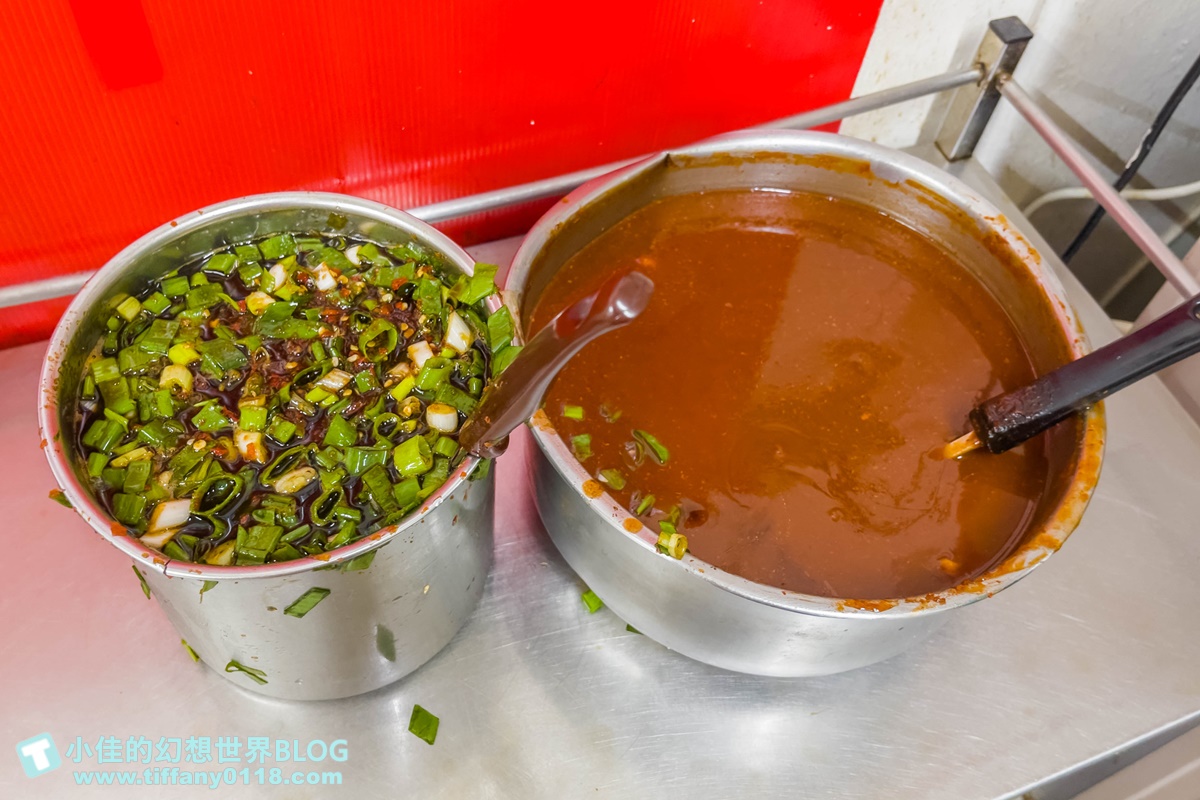 [桃園美食]九福包子/一顆8元的超人氣排隊包子店/蔥花辣椒隨便你加/桃園早餐推薦