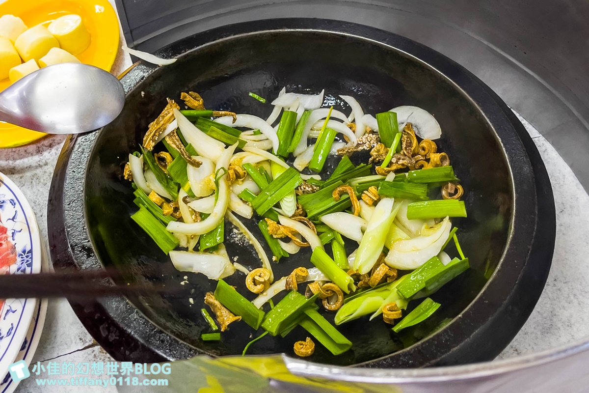 [台北火鍋]小紅莓自助石頭火鍋城/40年老店的台北石頭火鍋推薦/小紅莓火鍋僅此一家沒有分店