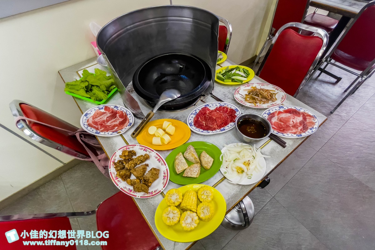 [台北火鍋]小紅莓自助石頭火鍋城/40年老店的台北石頭火鍋推薦/小紅莓火鍋僅此一家沒有分店