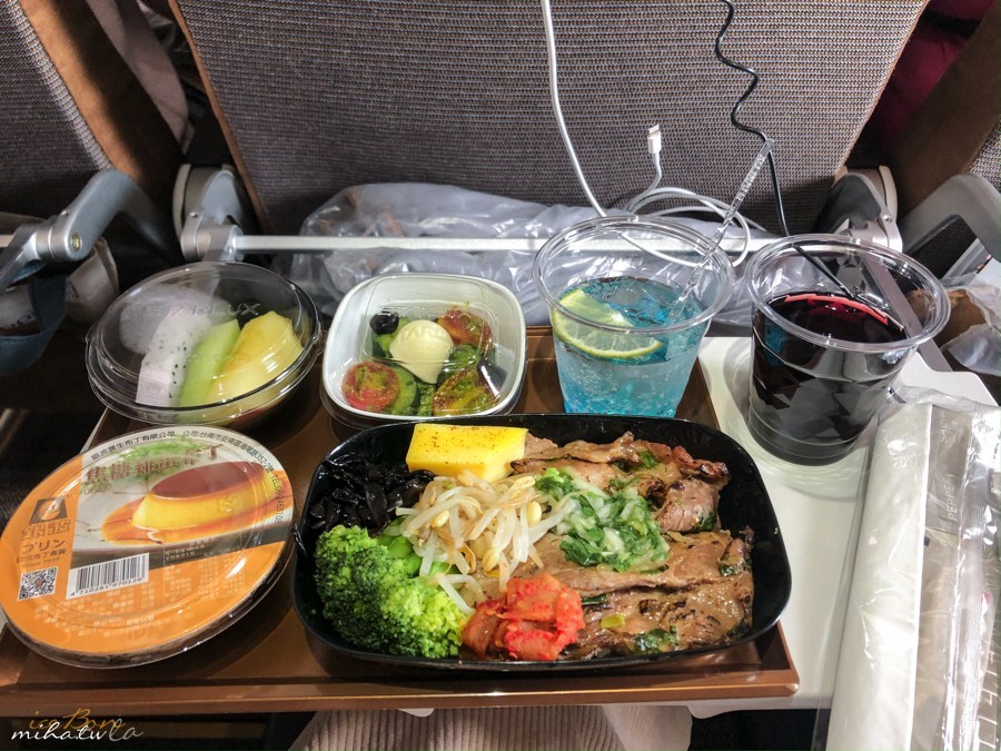 星宇航空,台北台南,雙城號,隱藏美食,台南好吃,台南美食,台南景點,台南推薦,台南好玩,白糖粿,鹿早食器,黃金海岸方舟,偽出國,蜜月