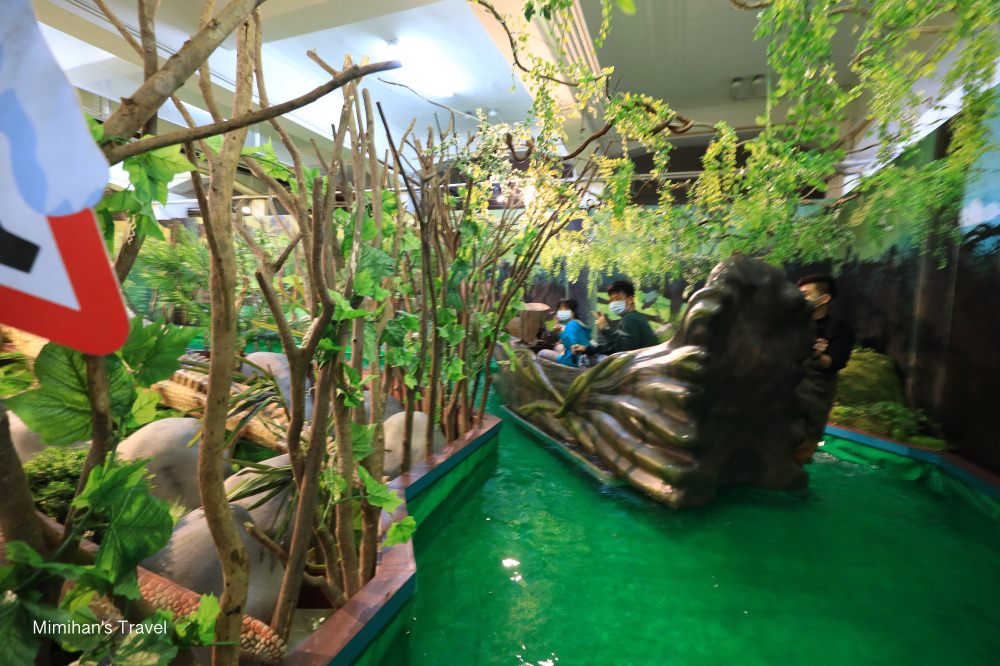 侏羅紀恐龍水世界嘉義站獨木舟