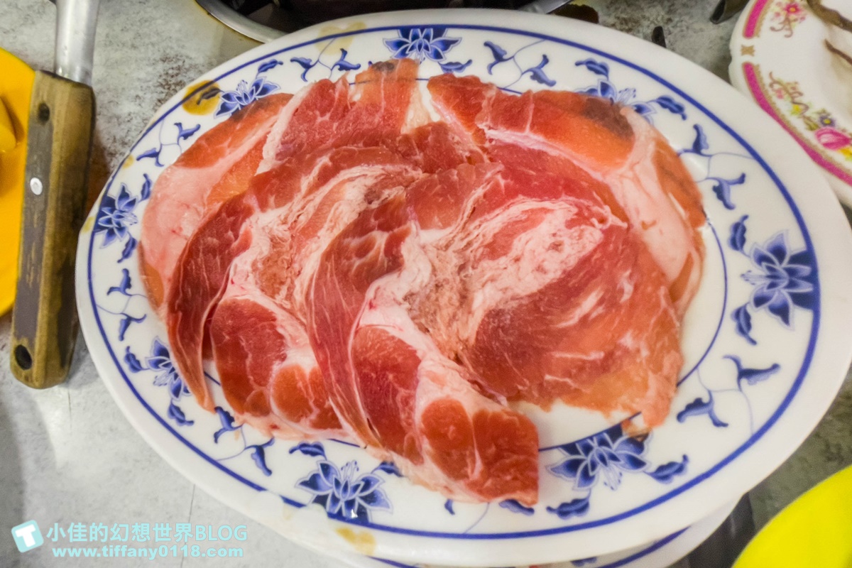 [台北火鍋]小紅莓自助石頭火鍋城/40年老店的台北石頭火鍋推薦/小紅莓火鍋僅此一家沒有分店