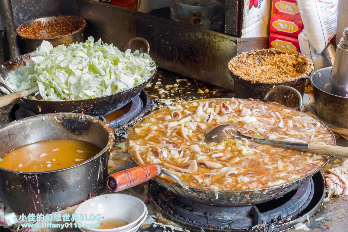 [板橋美食]高記生炒魷魚+蘿蔔糕、芋粿Q、糯米腸/黃石市場排隊美食推薦