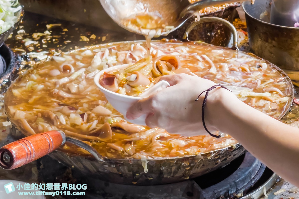 [板橋美食]高記生炒魷魚+蘿蔔糕、芋粿Q、糯米腸/黃石市場排隊美食推薦