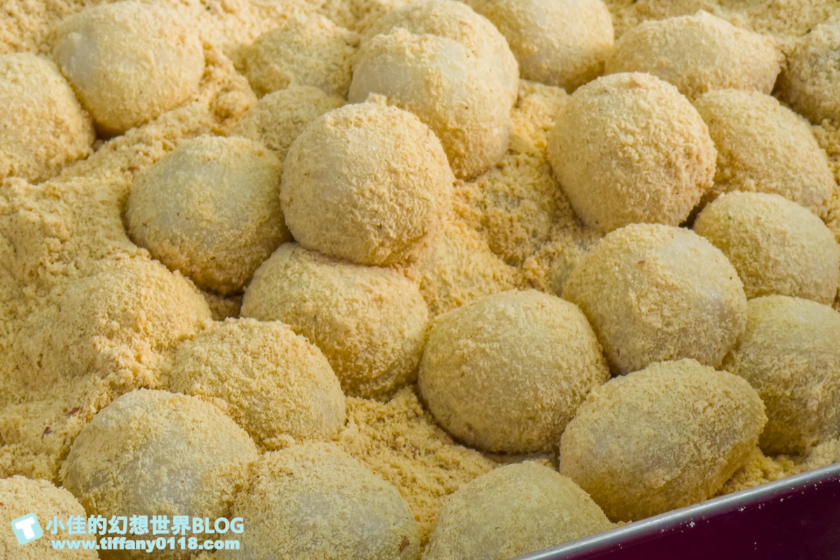 [台北美食]行天宮不老麻糬/六種口味一顆10元大顆餡多又好吃/行天宮排隊人氣銅板美食