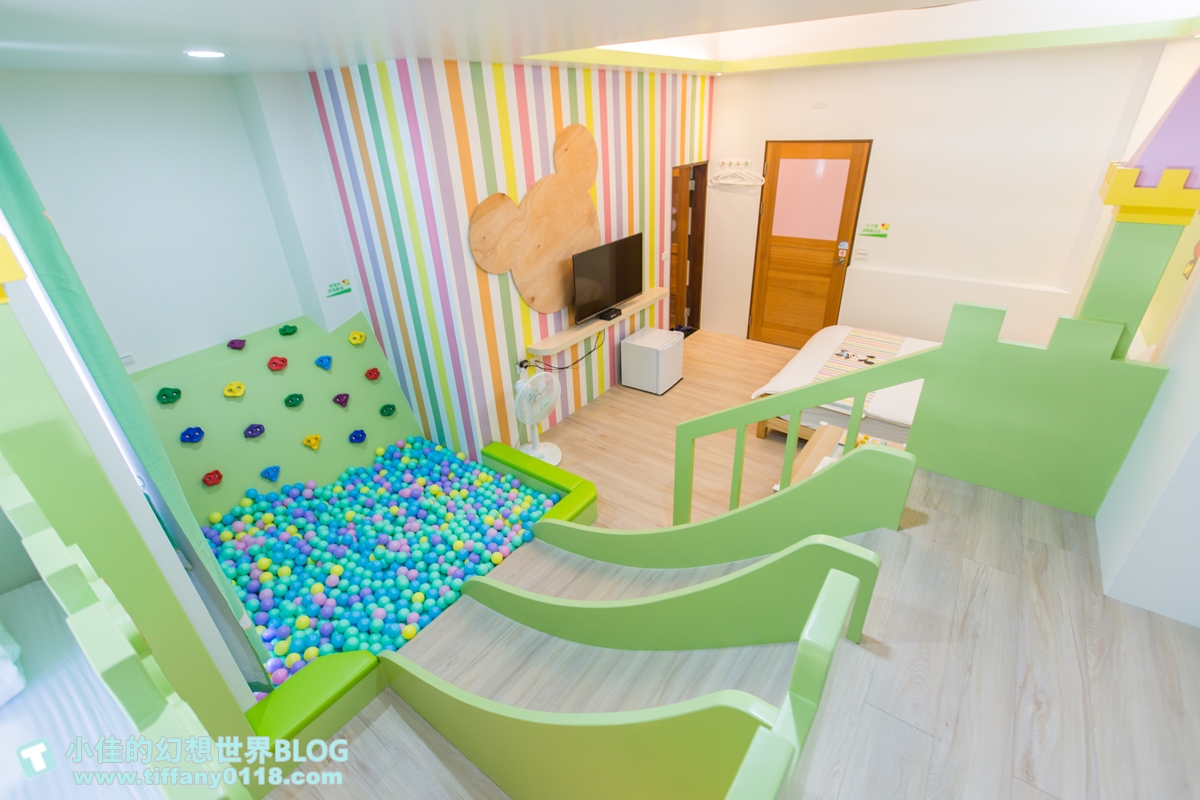 [宜蘭民宿]童萌國溜滑梯親子民宿/迎賓氣球+自製餅乾超貼心/主題造型溜滑梯房有球池和攀岩