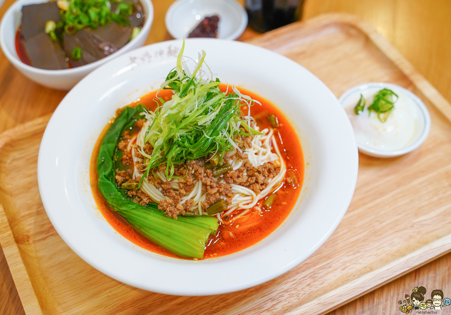 老媽拌麵 拌麵 好吃 麻辣 麻醬 獨門 麵館 東區美食 台北必吃 巷弄美食