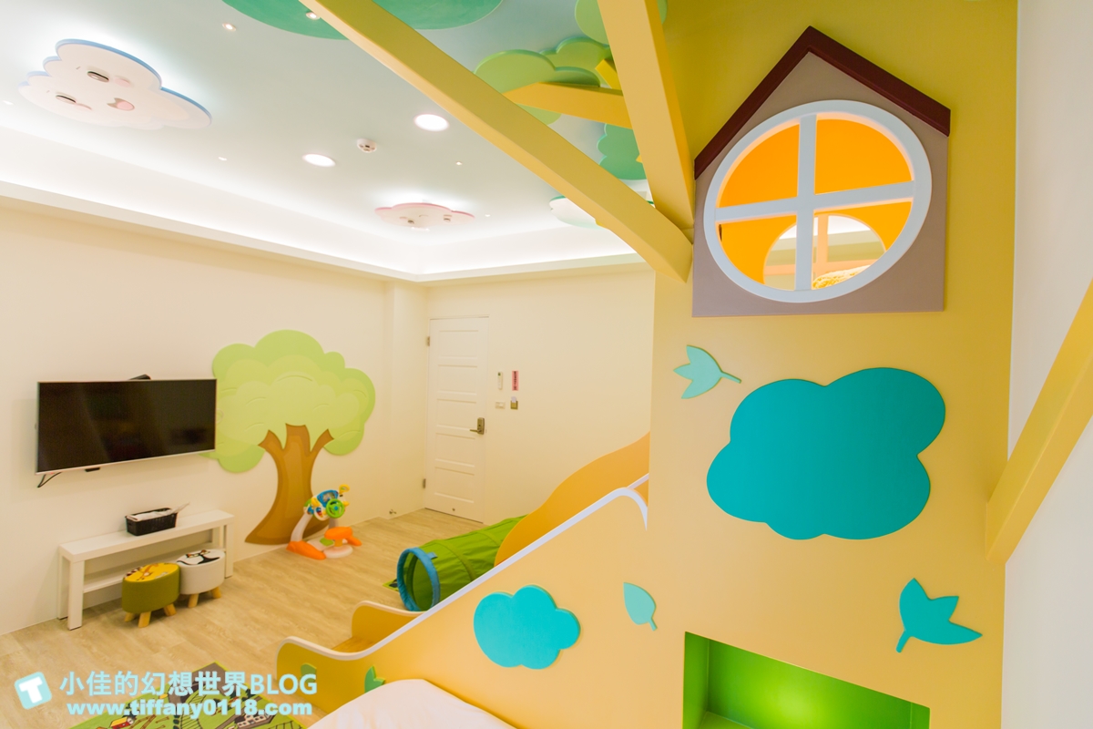 [宜蘭民宿]童樂天親子童玩民宿/米奇元素遊樂園大廳+馬可龍繽紛色系的主題滑梯房/宜蘭童玩節民宿推薦