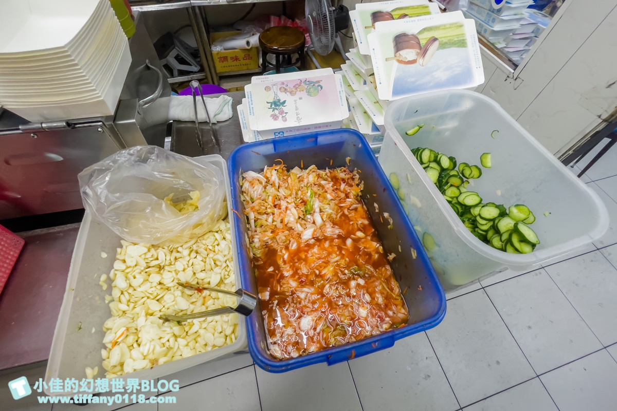 [新竹美食]小洞天米腸香腸/清大夜市美食推薦/四樣配料免費給超大方/下午一路賣到消夜