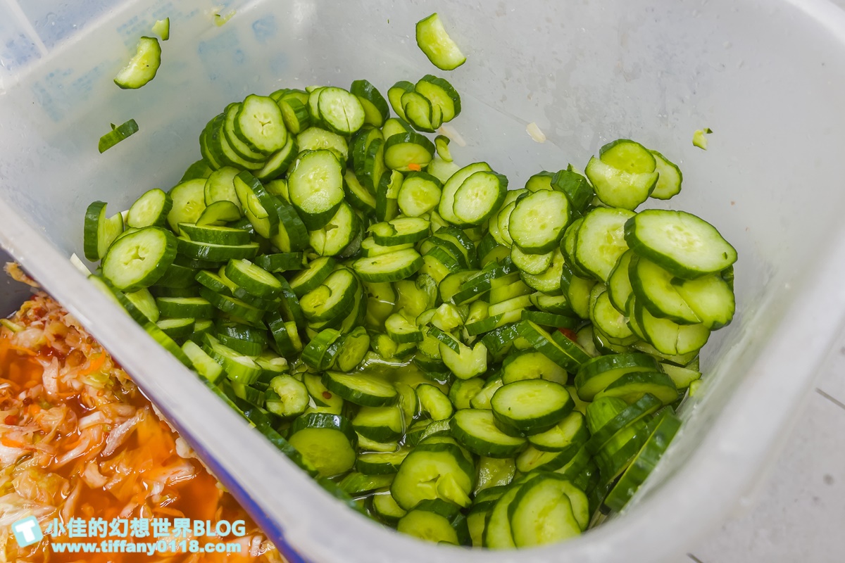 [新竹美食]小洞天米腸香腸/清大夜市美食推薦/四樣配料免費給超大方/下午一路賣到消夜