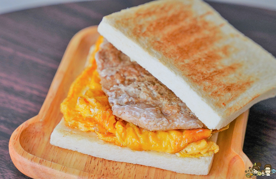 高雄早餐 早午餐 喜得 吐司 概念館 新潮 日系 時尚 網美 炭火 三明治 炭烤