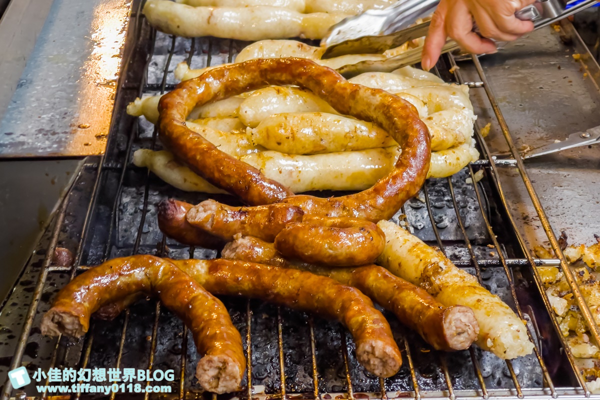 [新竹美食]小洞天米腸香腸/清大夜市美食推薦/四樣配料免費給超大方/下午一路賣到消夜