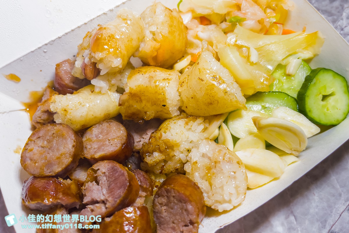 [新竹美食]小洞天米腸香腸/清大夜市美食推薦/四樣配料免費給超大方/下午一路賣到消夜