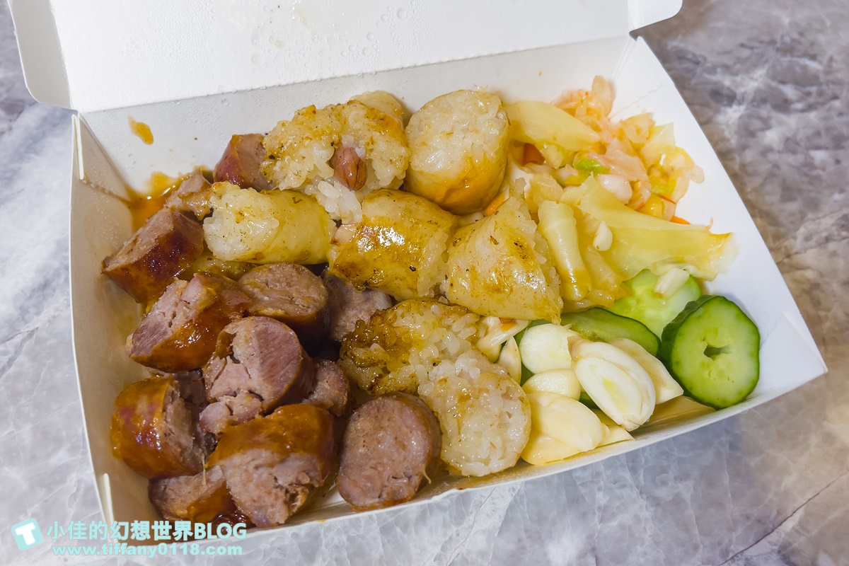 [新竹美食]小洞天米腸香腸/清大夜市美食推薦/四樣配料免費給超大方/下午一路賣到消夜